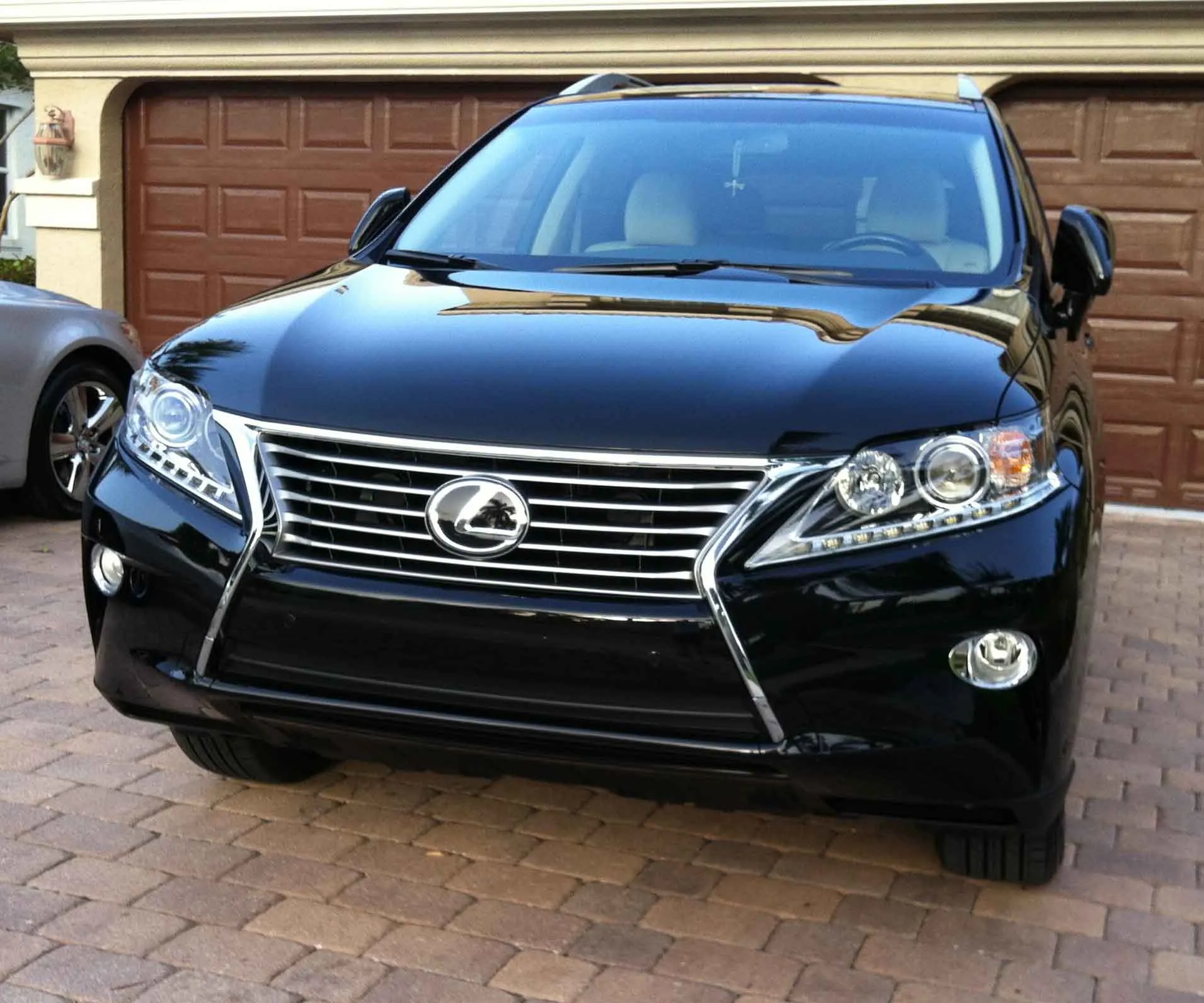 Lexus RX 350 in black