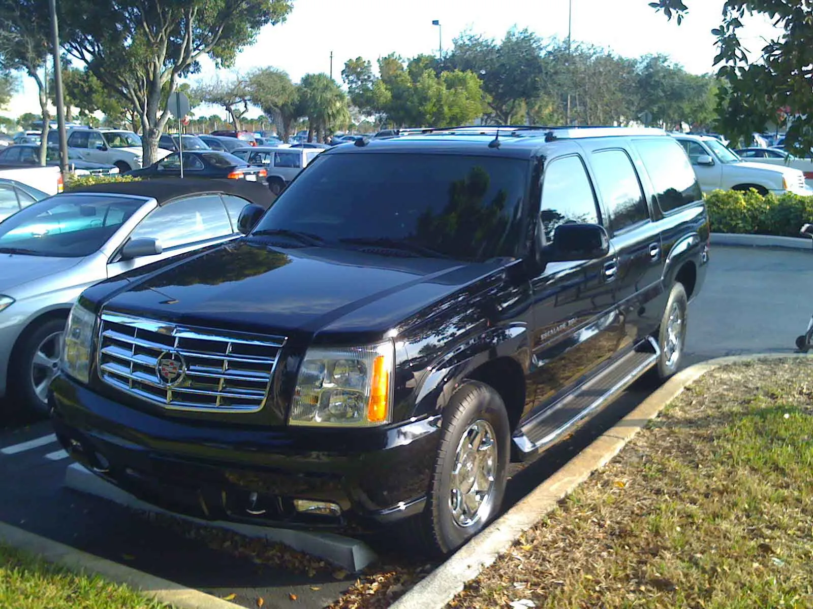 Cadillac Escalade ESV in black
