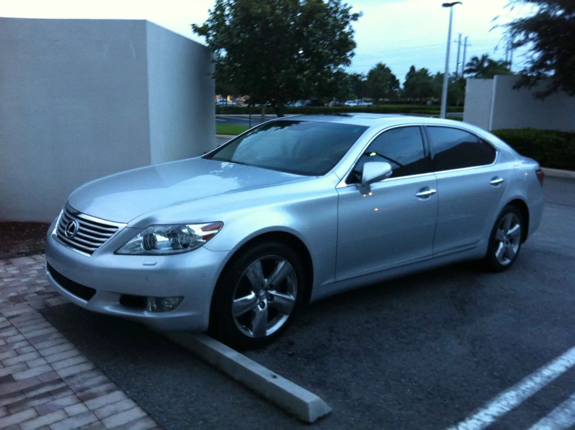 Lexus LS460L